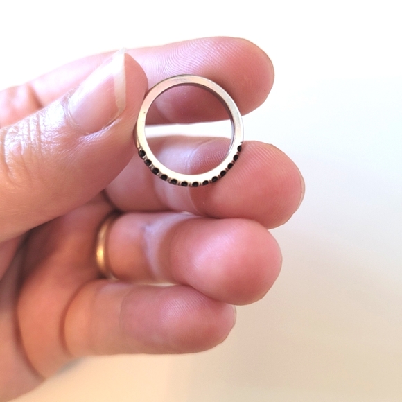 Vrai and Oro Large Half Pavè Band Size 4.5 - Picture 2 of 7